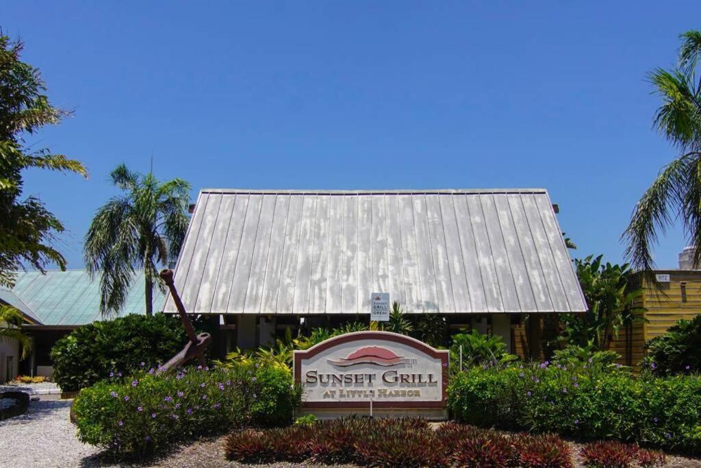 River Delight,Studio109, Beach & Pool Steps Away + Wifi Ruskin Exterior photo