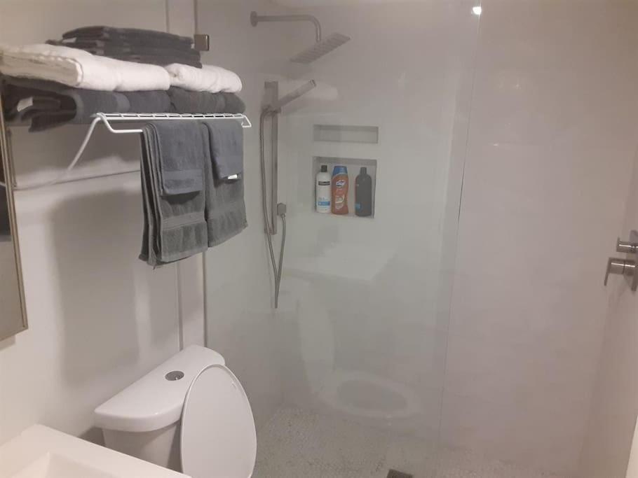 River Delight,Studio109, Beach & Pool Steps Away + Wifi Ruskin Exterior photo