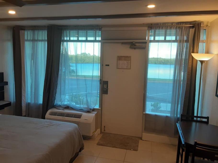 River Delight,Studio109, Beach & Pool Steps Away + Wifi Ruskin Exterior photo